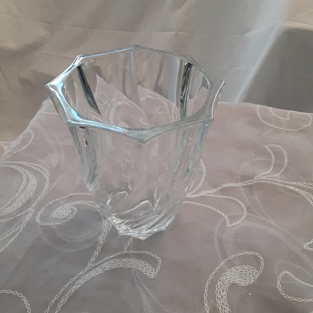 Vintage Luminarc Swirl Design Vase